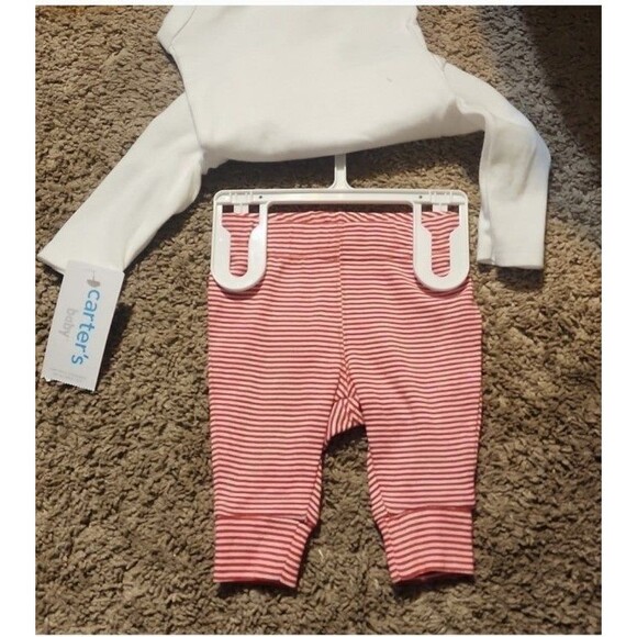 Baby Carter's 2-piece Christmas Bodysuit & Pant set Size Newborn - Picture 6 of 6